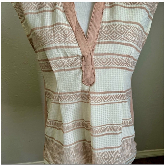 Anthropologie Postmark Blush Cream Split Neck Hi-Lo Blouse Sz S - Picture 3 of 12